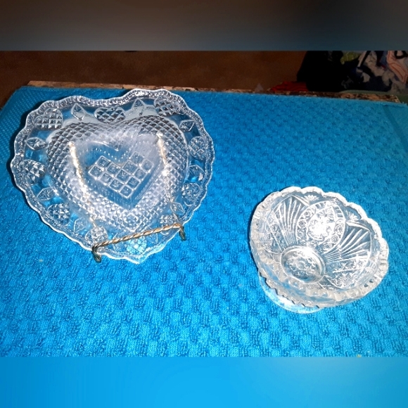 unmarked Other - Minature cut glass heart plate and bowl